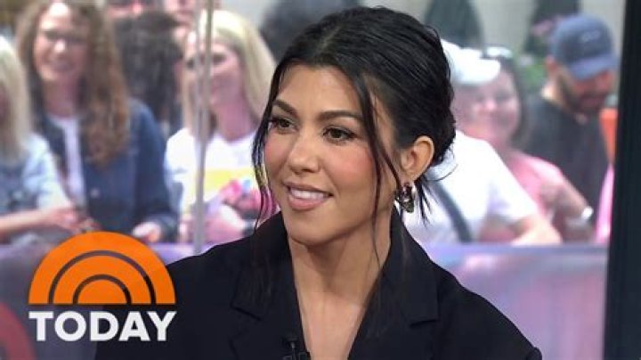 Kourtney Kardashian Responds To Fans As She Films ‘KUWTK’ Though She Said She Wants To Quit Show