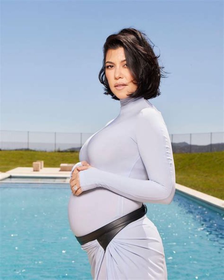 Kourtney Kardashian Reveals She & Travis Barker ‘Want To Have A Baby’ In ‘Kardashians’ Trailer