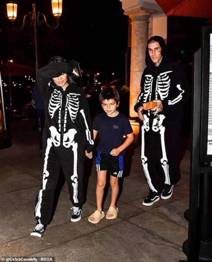 Kourtney Kardashian Rocks A Skeleton Onesie Amongst Halloween Decor – Hollywood Life