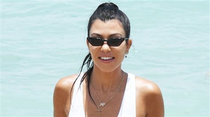 Kourtney Kardashian Rocks Bikini In Palm Springs Throwback Pics – Hollywood Life