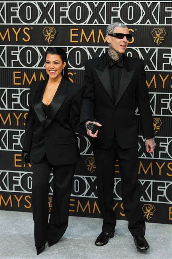 Kourtney Kardashian & Travis Give Up Sex As She’s Urged To Drink His Semen On Baby Journey