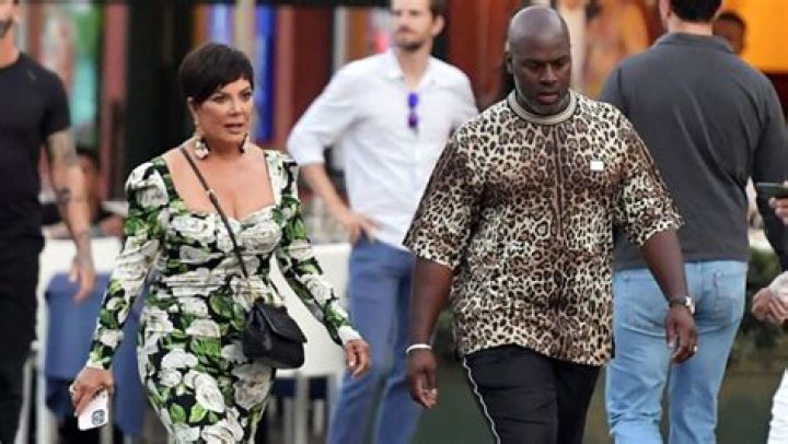 Kris Jenner’s Fitted D&G Dress With Corey Gamble In Italy: Photos – Hollywood Life