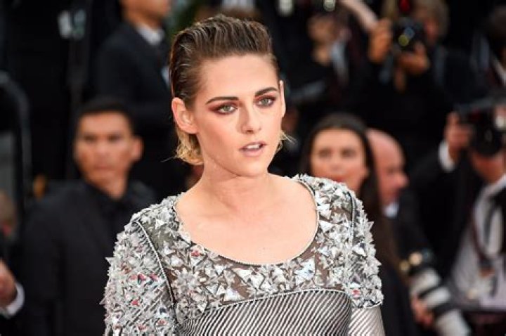 Kristen Stewart Has ‘STRONG Attitude’ Problem – Hollywood Life
