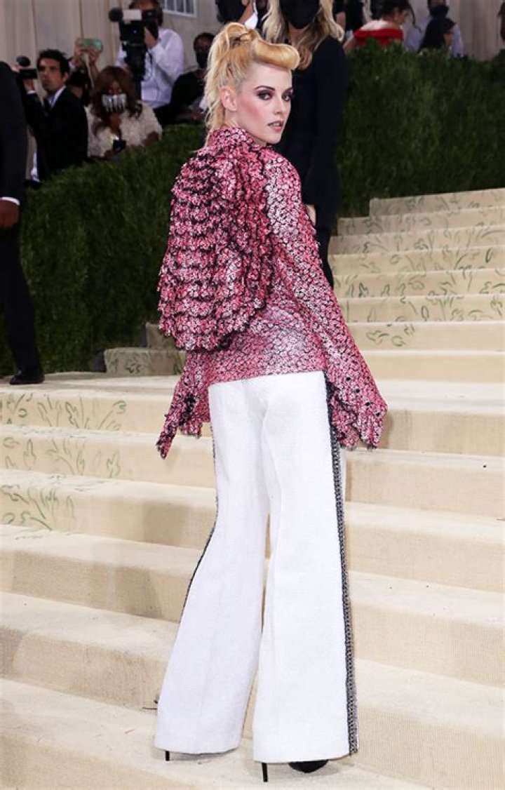 Kristen Stewart’s Met Gala 2021 Dress Outfit: Photo – Hollywood Life