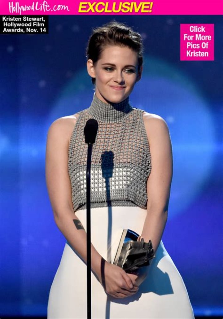 Kristen Stewart Wardrobe Malfunction — Her Nip-Slip Reaction – Hollywood Life