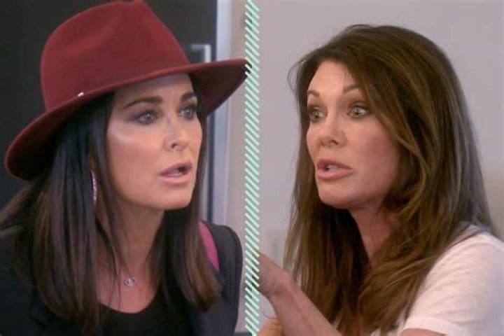 Kyle Richards Calls Out Lisa Vanderpump For Retweeting Fan’s Request To Fire ‘RHOBH’ Cast