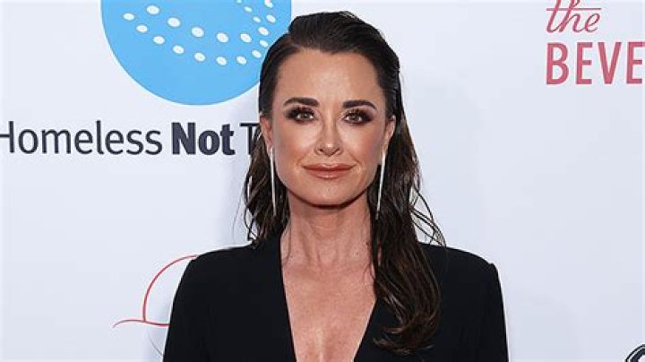 Kyle Richards Sober & Not Drinking Amid Separation – Hollywood Life