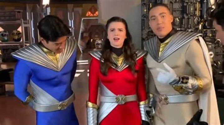 Kylie Jenner Claps Back At Comment On ‘Plastic’ Power Rangers Costume – Hollywood Life