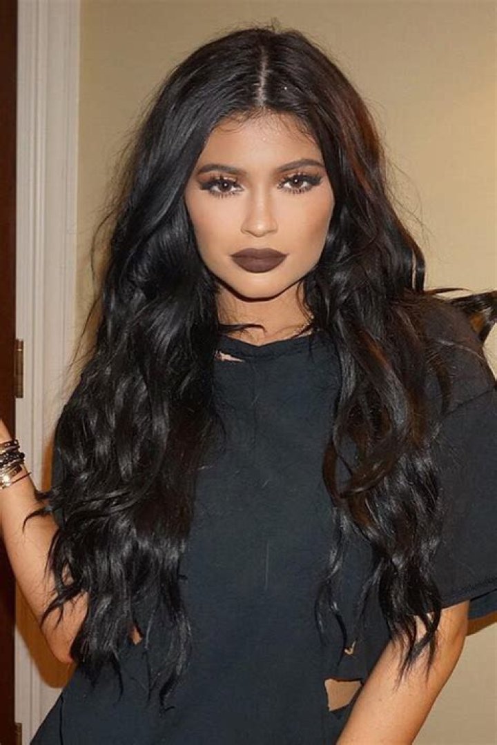 Kylie Jenner Debuts Knee-Length Long Hair Makeover In Bikini Photos – Hollywood Life