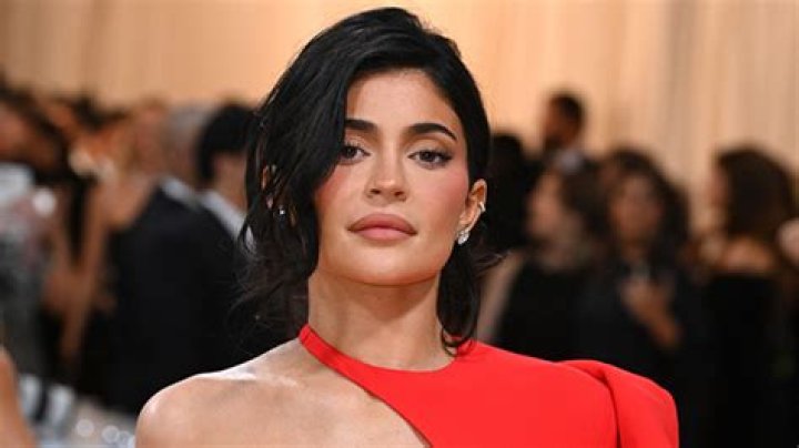 Kylie Jenner Deletes Supportive Israel Post After Backlash – Hollywood Life