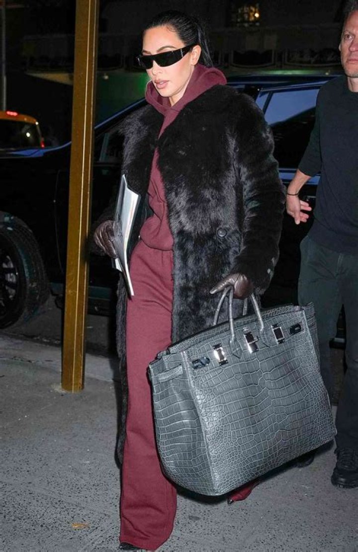 Kylie Jenner Gets $100K Birkin Bag From Kris Jenner For 25th Birthday – Hollywood Life