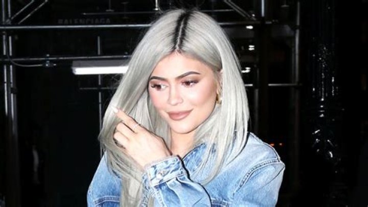 Kylie Jenner Gets Dramatic Makeover For 2020 With Yellow Bob, Contoured Nose & $150K Birkin Bag