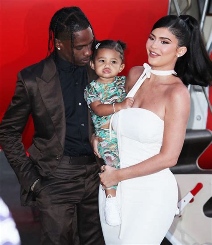 Kylie Jenner Gives Tyga Sweet Eskimo Kiss On Spontaneous ‘Adventure’ — Cute Pic