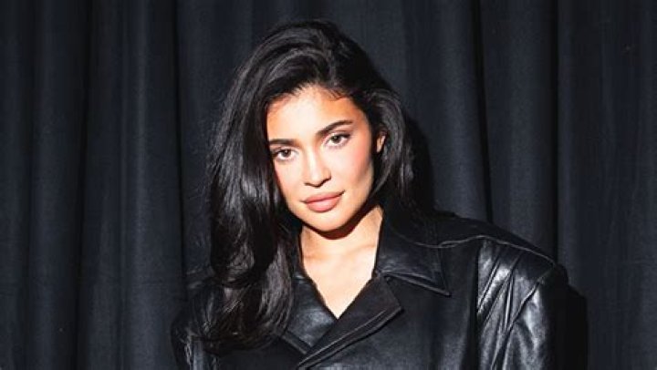 Kylie Jenner Goes Makeup-Free While Wearing Sweatpants: Video – Hollywood Life