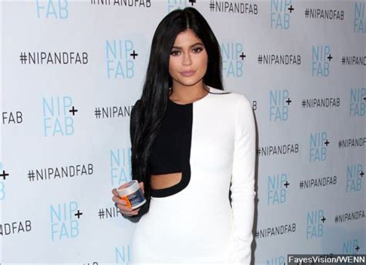 Kylie Jenner: Police Urge Reality Star To Get Restraining Order Against Obsessed Fan