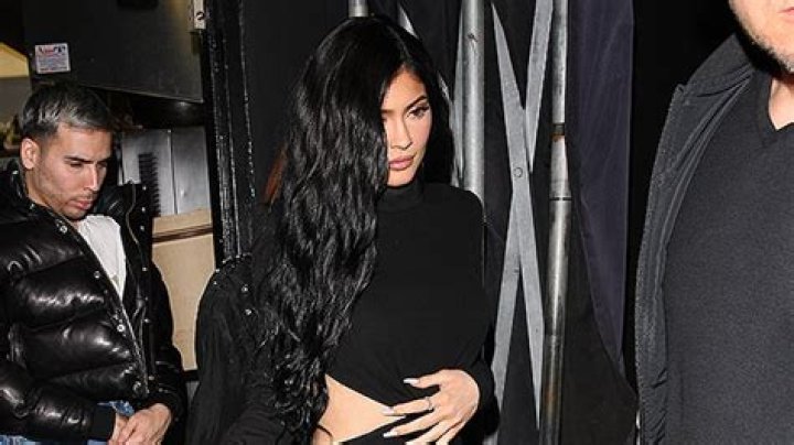 Kylie Jenner’s Elvira Halloween Costume 2022: Photos – Hollywood Life