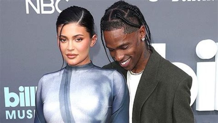Kylie Jenner Shades Travis Scott For Smoking While Taking Photos Of Her Before Dinner Date