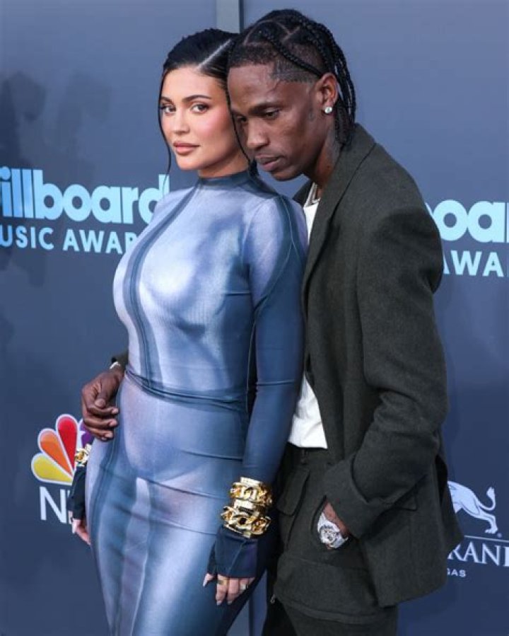 Kylie Jenner Shows Off Sandwich Making Skills For ‘Bae’ Travis Scott – Hollywood Life