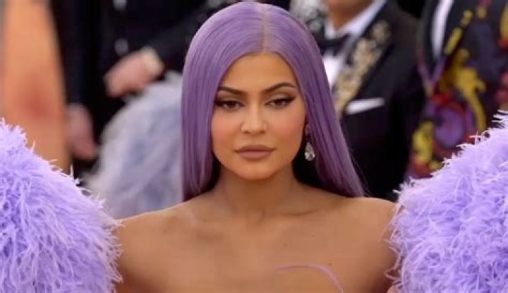 Kylie Jenner Stuns In Green Bikini Pics Taken At New Mansion – Hollywood Life