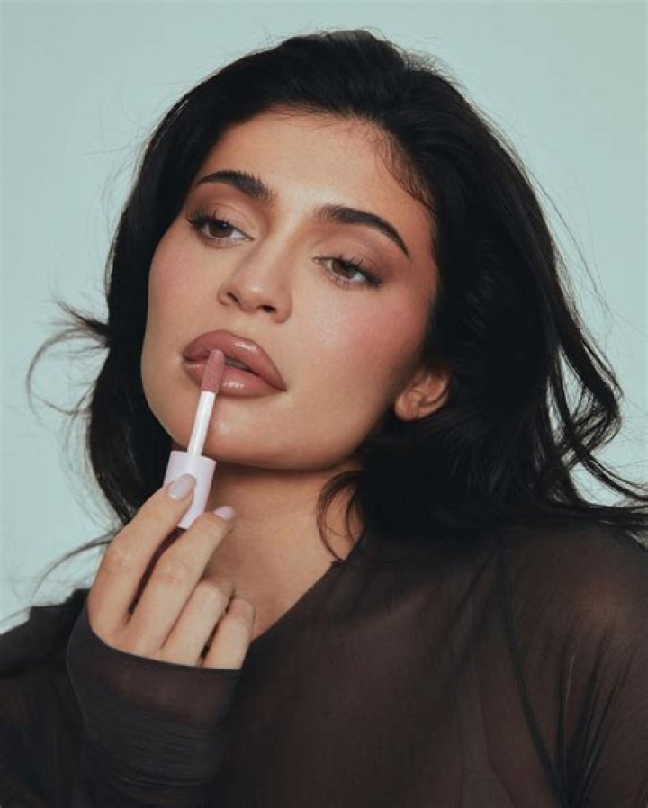 Kylie Jenner Stuns In Racy Dress While Vacationing At $6,500 Per Night Getaway In Mexico – See Pic