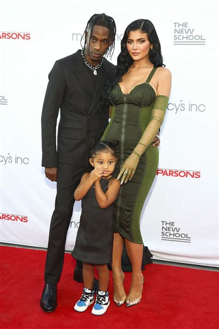 Kylie Jenner Talks Postpartum After 2nd Baby On ‘The Kardashians’ – Hollywood Life