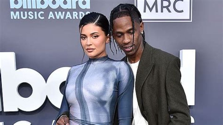 Kylie Jenner & Travis Scott At Billboard Awards 2022: Photos – Hollywood Life