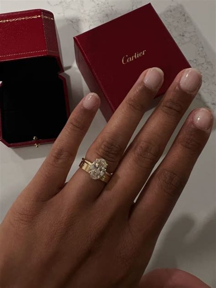 Kylie Jenner Wears Cartier Engagement Ring: Watch – Hollywood Life