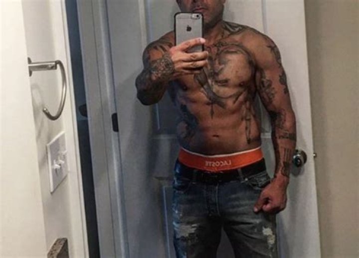 ‘L&HH’ Star Benzino Posts Shirtless Photos On Instagram — Sexy Pics – Hollywood Life