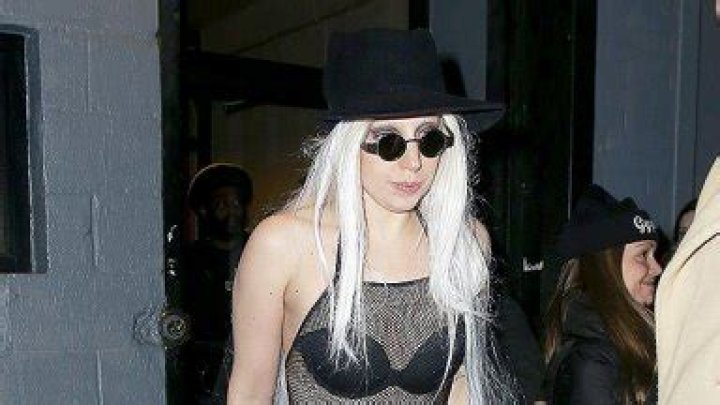 Lady Gaga Rocks Star-Shaped Bikini With Gold Chains: Video – Hollywood Life