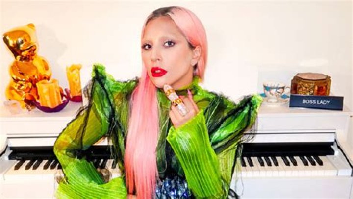 Lady Gaga Shows Off Aqua-Colored Hair Makeover — Before & After Pics – Hollywood Life