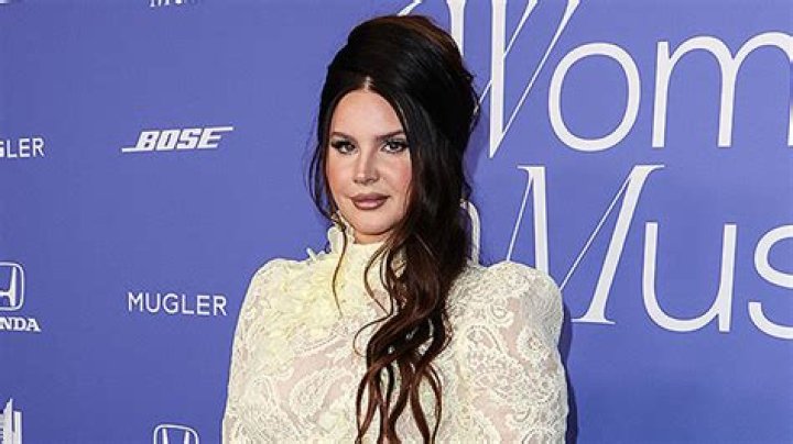 Lana Del Rey Reportedly Engaged To Evan Winiker After Wearing Ring – Hollywood Life