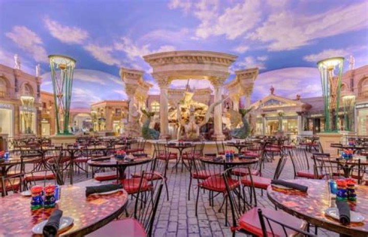 Las Vegas Restaurants & Activities: Photos – Hollywood Life