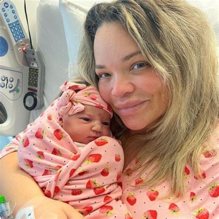 Laura Prepon: ‘OITNB’ Star & Fiancé Ben Foster Welcome 1st Child — A Baby Girl
