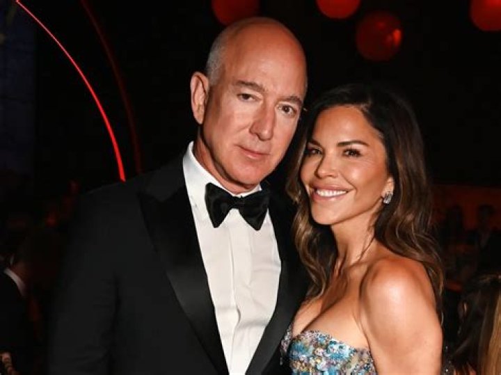 Lauren Sanchez Wears Crop Top On Romantic Date Night With Jeff Bezos In Malibu: Photos