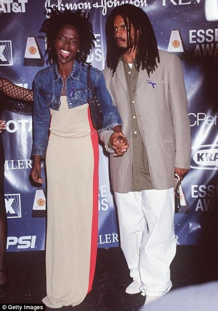 Lauryn Hill Paternity Riddle — Who Is The Father Of Her Sixth Baby? – Hollywood Life
