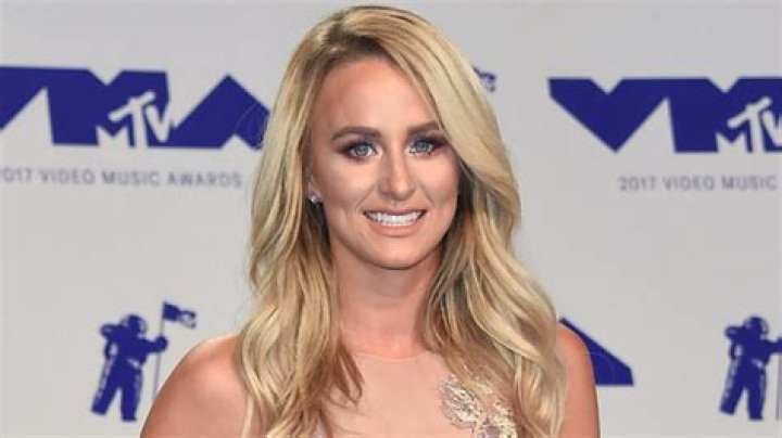 Leah Messer Bared Strips To Thong & Lingerie In New Photos – Hollywood Life