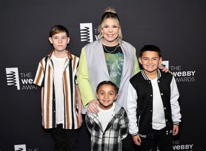 Leah Messer Seemingly Throws Shade At Kailyn Lowry For Promoting ‘Degrading Articles’ About Her Daughters