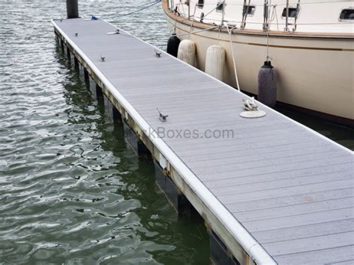 Leaves Boat Dock With Son – Hollywood Life