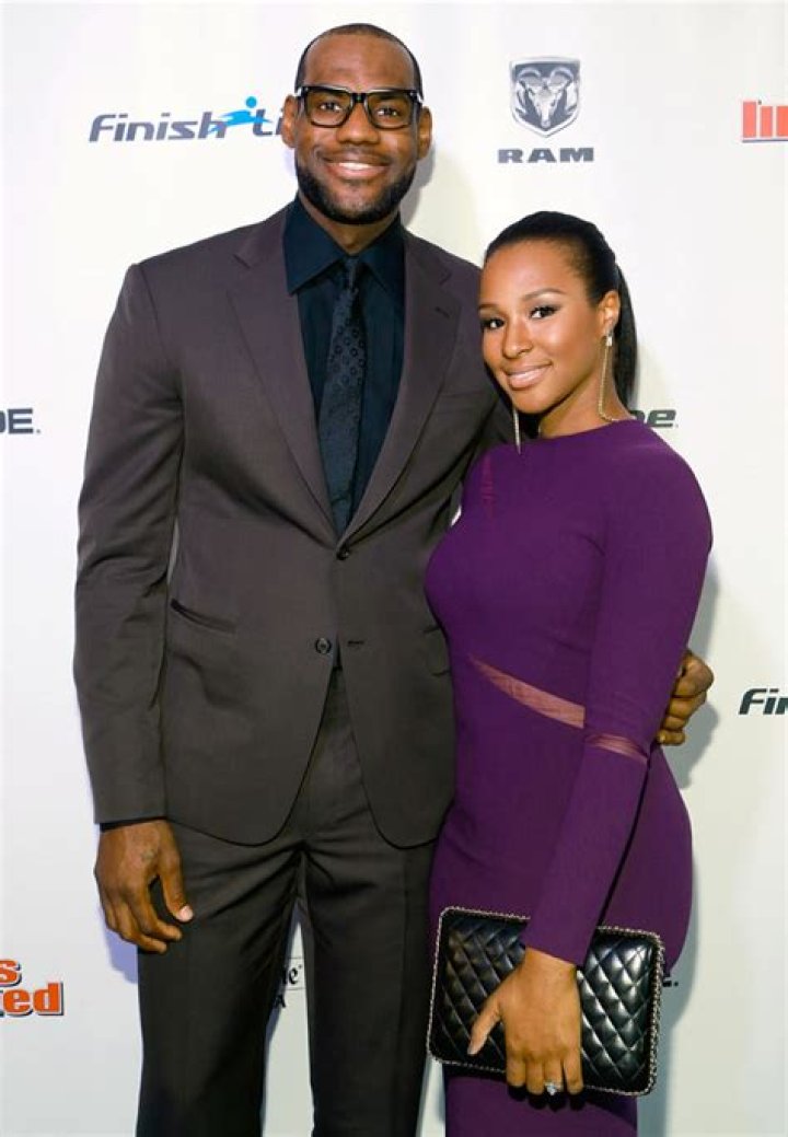 LeBron James Gets Married — NBA Star Ties The Knot With Savannah Brinson – Hollywood Life