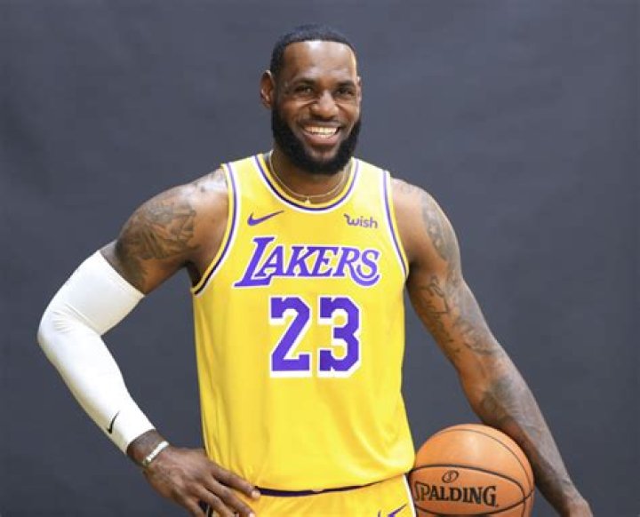 LeBron James Talks Retirement After NBA Playoffs Loss – Hollywood Life
