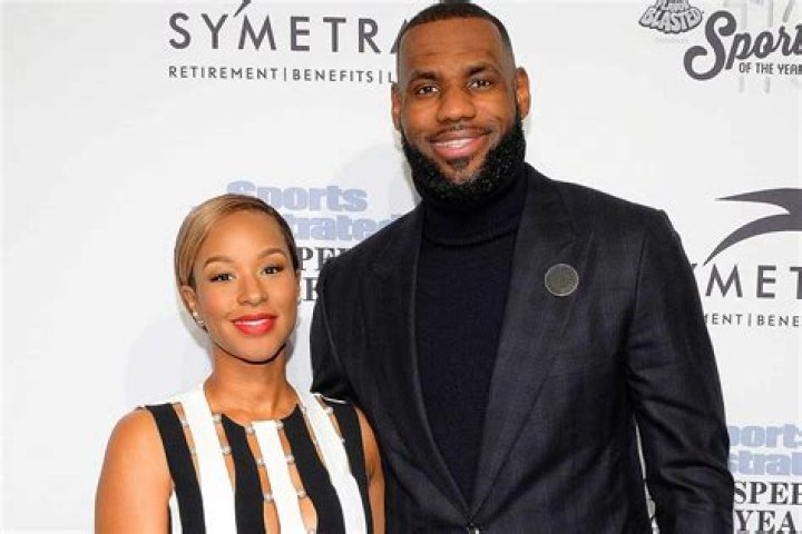 LeBron James & Wife Savannah Get Sweaty During Intense Workout — See Pic