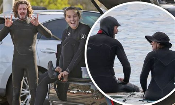 Leighton Meester’s Embarrassing Bikini Malfunction With New Boyfriend – Hollywood Life