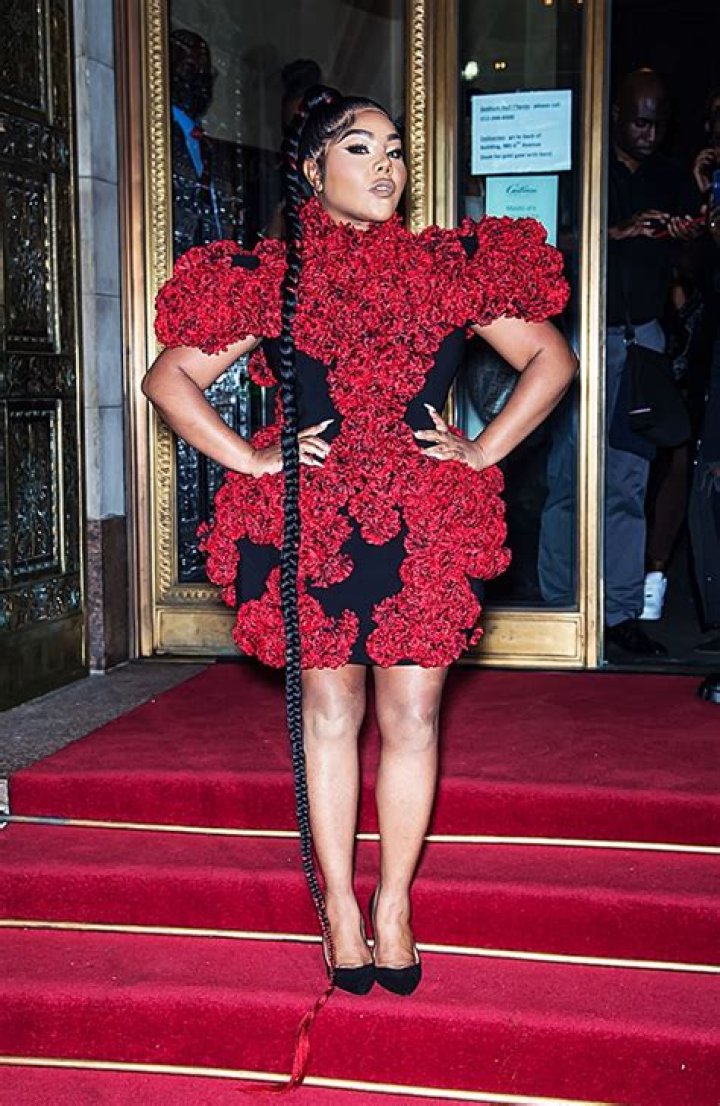 Lil Kim’s Floral Mini Dress At New York Fashion Week – Photos – Hollywood Life