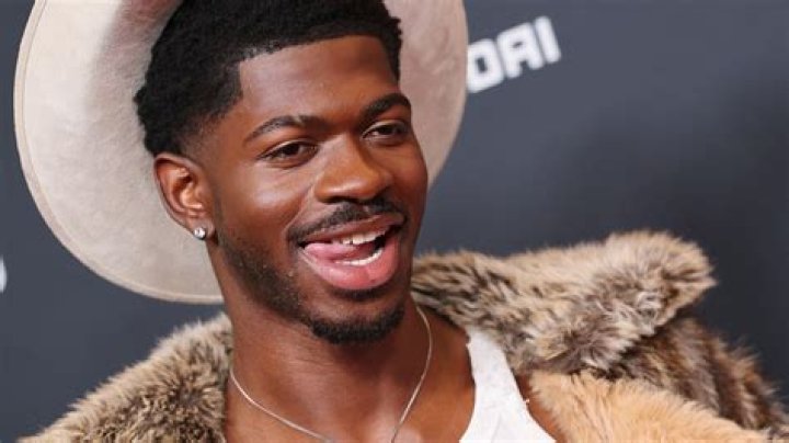 Lil Nas X Transforms Into A Sexy Santa Claus For New Song ‘Holiday’ – Hollywood Life