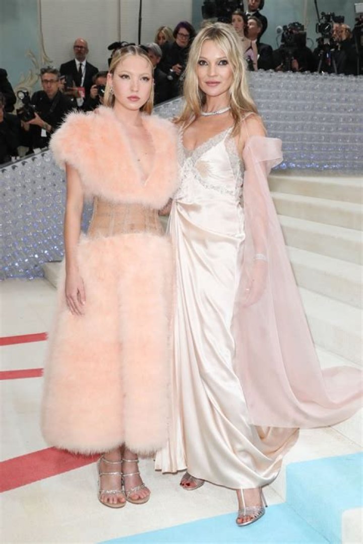 Lila Moss: Photos of Kate Moss’ Look-Alike Daughter on the Runway & More