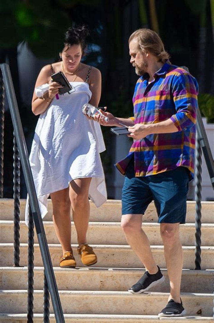 Lily Allen Rocks Bikini While With Husband David Harbour On Vacation – Hollywood Life