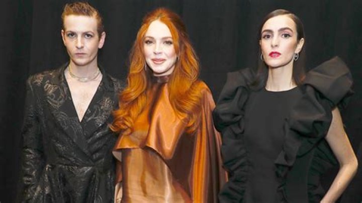 Lindsay Lohan’s Silk Bronze Outfit At NYFW With Siblings: Photos – Hollywood Life