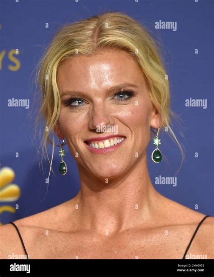 Lindsay Shookus Photos