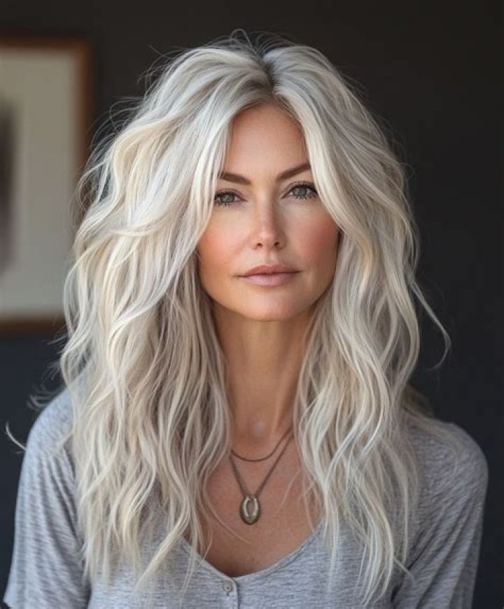 Lindsey Vonn Looks Super Glam With Platinum Blonde Hair After Split From Fiance — Pic