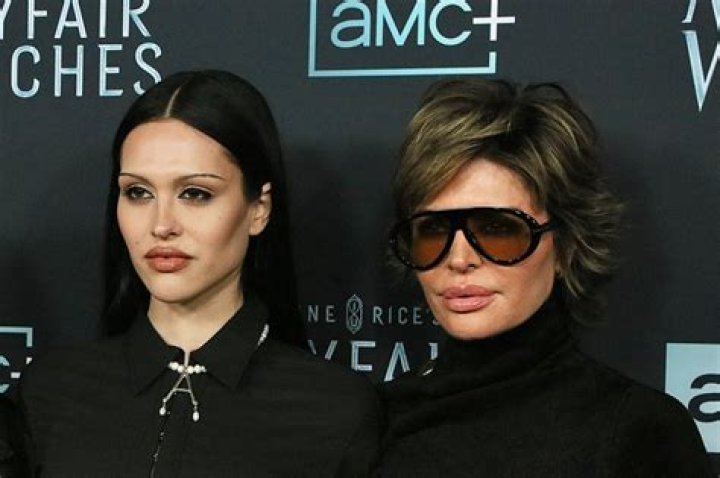 Lisa Rinna Confirms Amelia Hamlin Initiated Scott Disick Split: His DM Drama Wasn’t ‘Helpful’